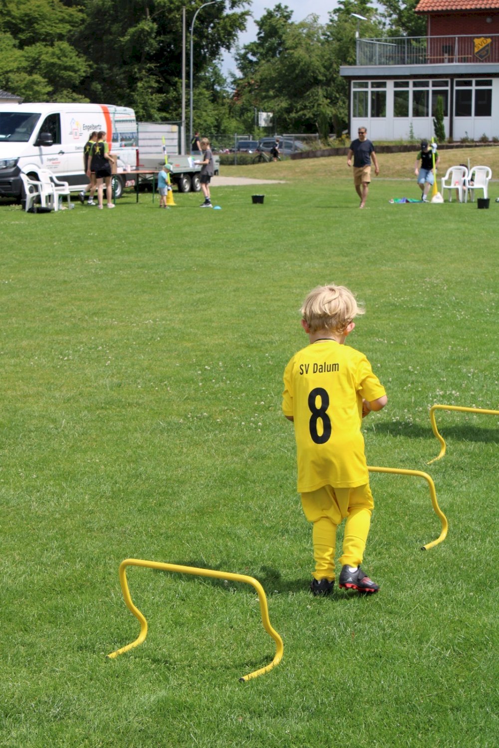 889ad4d9-8191-44c2-b89d-a681434f0181